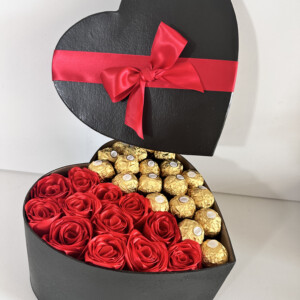 Cajita de Corazon con Rosas eternas